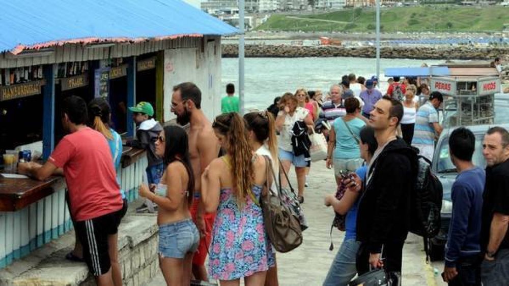Para comer en la playa, una familia tipo gasta $ 350 por d�a