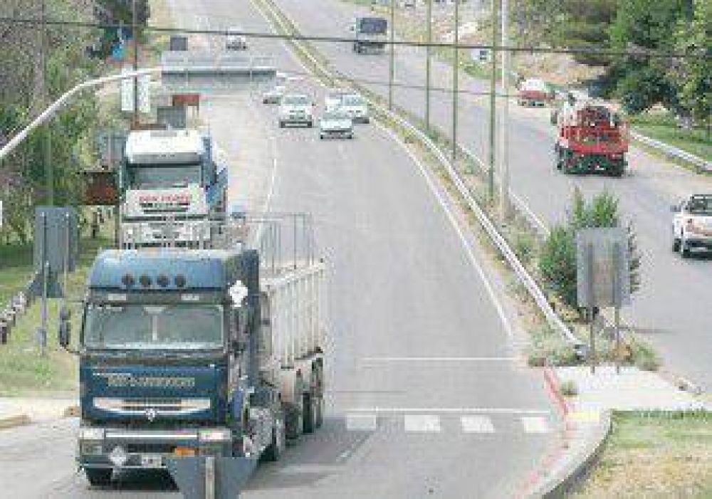 Se oponen a que los camiones petroleros entren a los barrios 