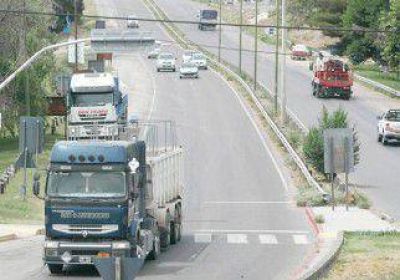 Se oponen a que los camiones petroleros entren a los barrios 