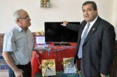 Rentas municipal premi� a los vecinos cumplidores