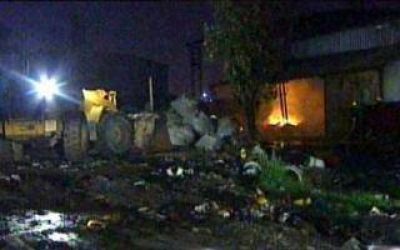 Voraz incendio en planta de reciclaje de Jos� Le�n Su�rez