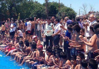 Guzm�n inaugur� la Colonia 2015