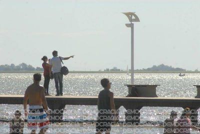 Empiezan a funcionar puestos m�viles de comidas r�pidas en el Balneario