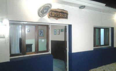 Entran por la ventana y asaltan a una familia cuando dorm�a