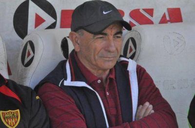 Trullet quiere s� o s� un arquero y admite superpoblaci�n en el mediocampo