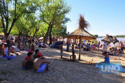 La playa es la opci�n predilecta cuando se busca paliar el calor