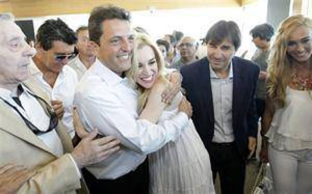 Anunci� Massa que lanza su postulaci�n en febrero