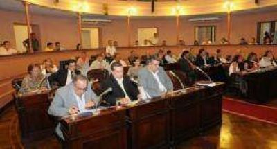 Diputados radicales le piden a Urribarri que termine con el despilfarro