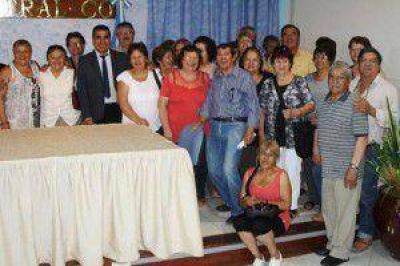 Rioseco se va a Las Grutas con abuelos