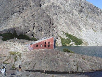 Por mala se�alizaci�n en los senderos, cuatro turistas se perdieron en el cerro L�pez