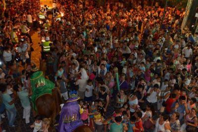Una multitud recibi� a Melchor, Gaspar y Baltazar en la plaza Libertad