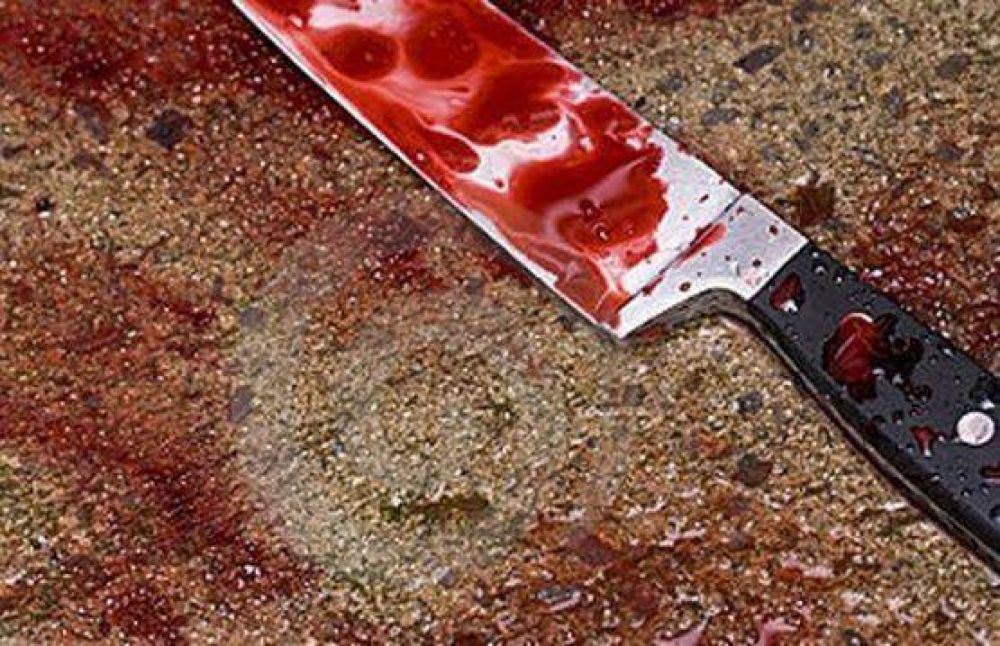 Se encuentra grave tras ser apu�alado por su mujer