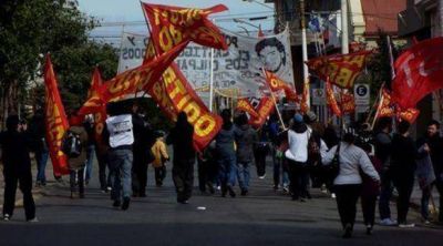 Criticas del PO por el atraso en el pago de sueldos de los activos santacruce�os