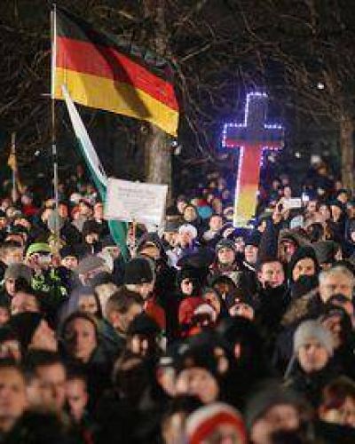 Los islam�fobos desaf�an a Merkel y vuelven a marchar en Dresde