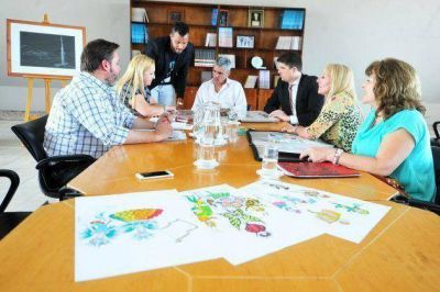 Detallan al vicegobernador sobre los preparativos para el Carnaval