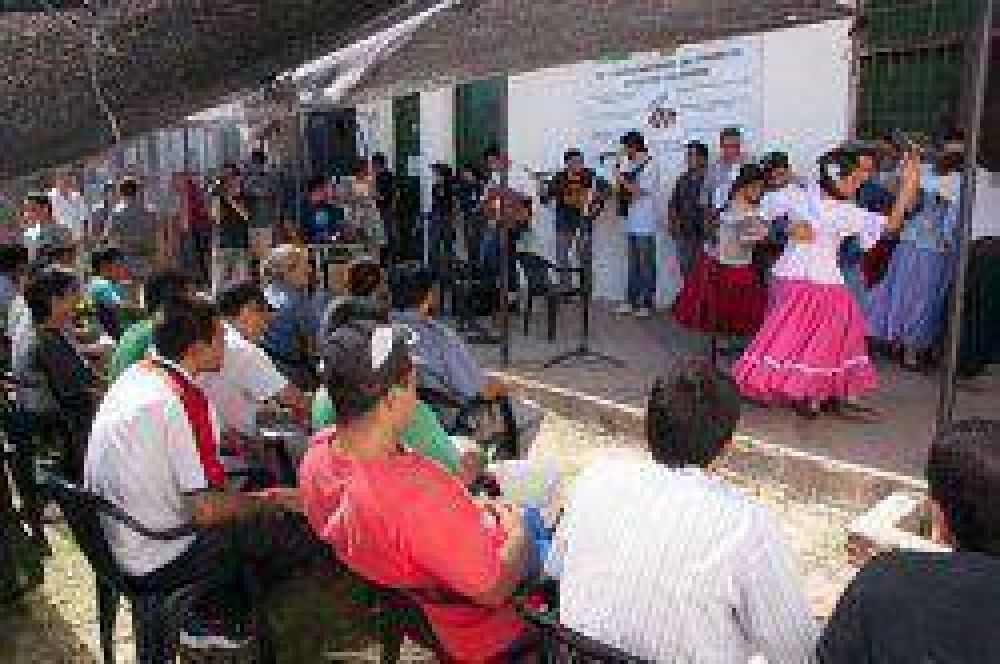 Con los acordes del Chamam� Solidario, Corrientes ya vive la gran fiesta del g�nero