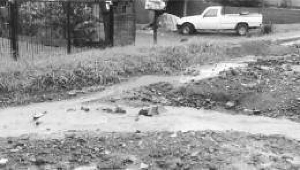 Eldorado: reclaman entubamiento y empedrado de la calle Tierra del Fuego