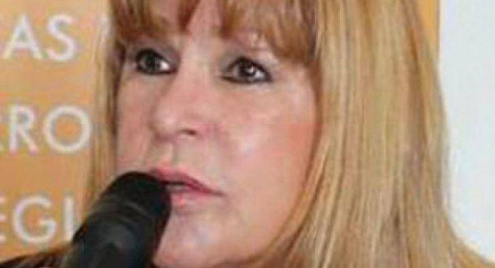 A�da Ayala se fortalece gracias a la oposici�n interna de Angel Rozas