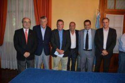 Gioja puso en actividad a nuevos funcionarios