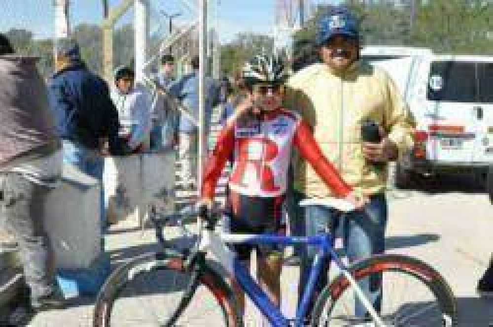 La Gobernadora dispuso una ayuda para la familia del peque�o ciclista Nazareno Cruz