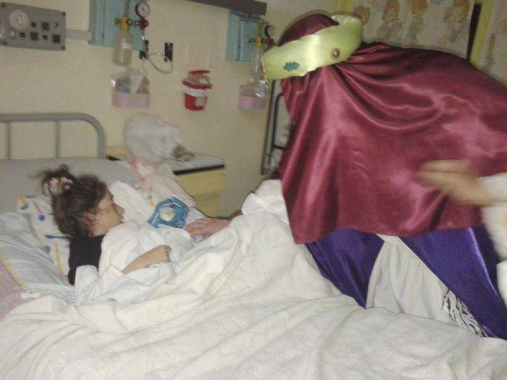 Los reyes magos estuvieron en la sala de pediatr�a del Hospital Zonal