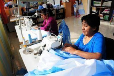 El programa �Sumando Voluntades� entregar� las primeras banderas del a�o