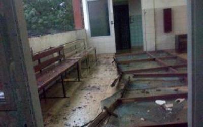 Temporal en La Plata: El viento arranc� un ventanal del Hospital San Mart�n