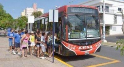 Crece la demanda de transporte para las playas Arazaty