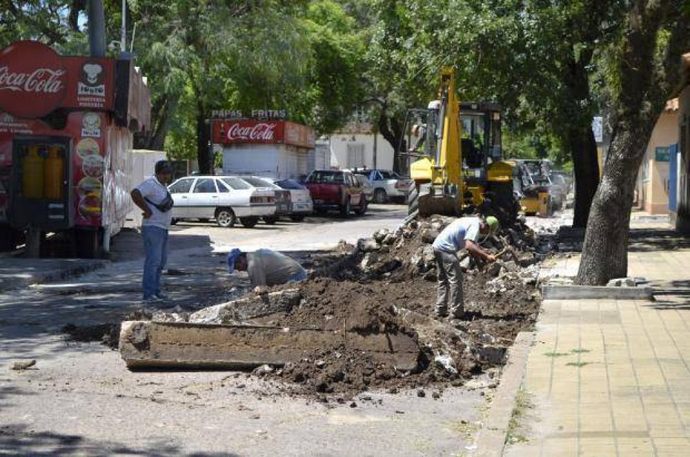 El Municipio intensifica trabajos de bacheo en diferentes barrios de la ciudad