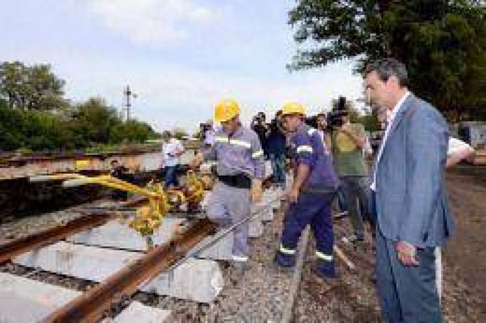 Randazzo anunci� que en marzo volver� a funcionar el tren cero kil�metro Buenos Aires-Rosario