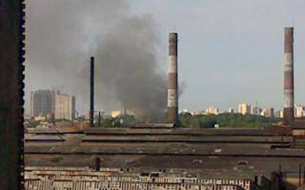 Avellaneda: Incendio en dos vagones en desuso de Ferrobaires
