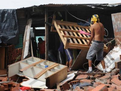 El asesinato de un pibe desat� la furia y sembr� de balas una villa de Ludue�a