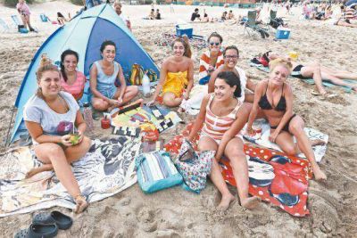 La aventura de los chicos que veranean solos por primera vez