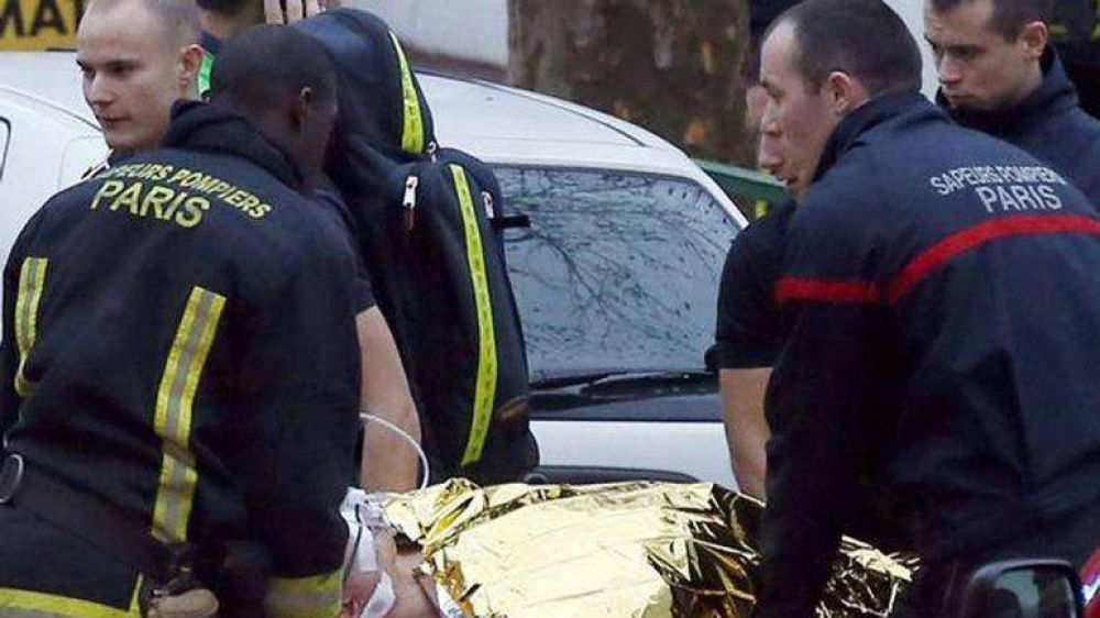 M�s terror en Francia: polic�a fusilada en Par�s y explosiones en varias mezquitas