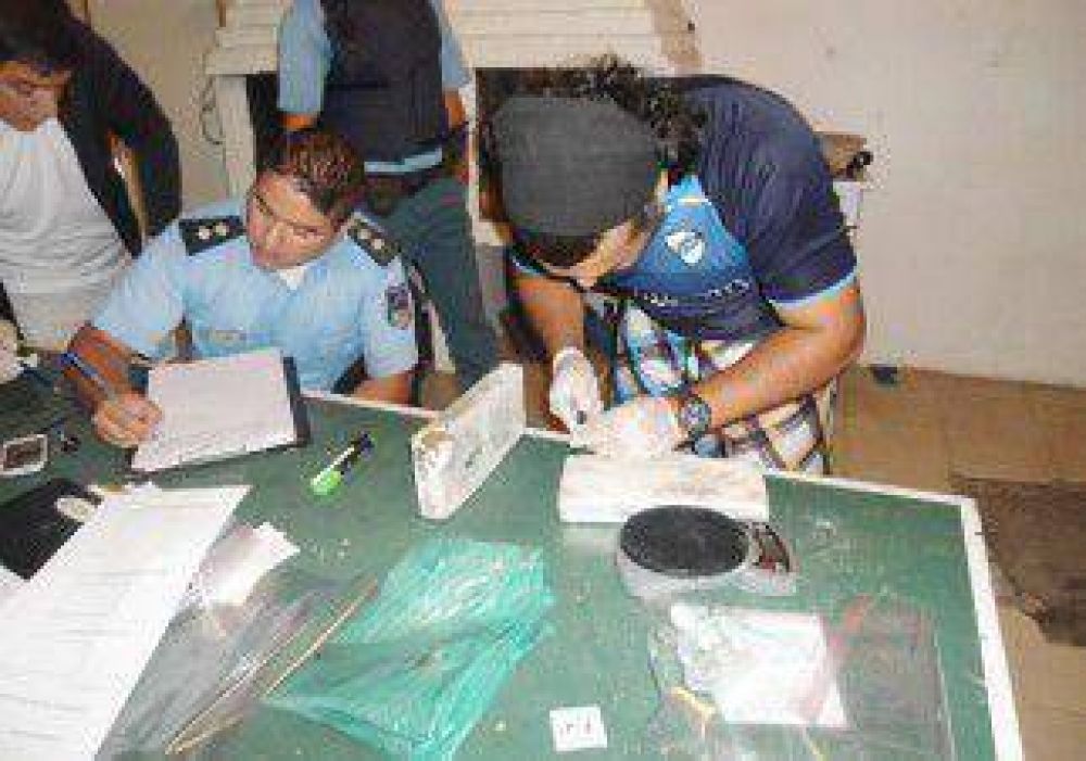 Detenidos por comercializar drogas en un camping 