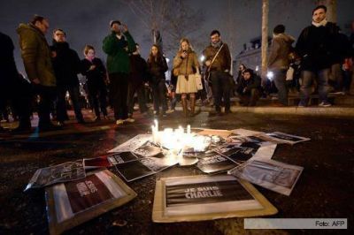 Francia: multitudinarias manifestaciones en repudio al atentado