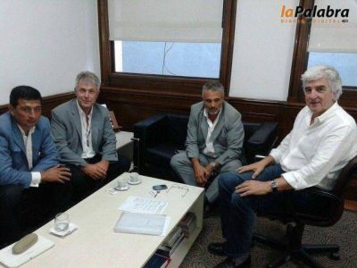 Firma de nuevos contratos e inicios de obras escolares 