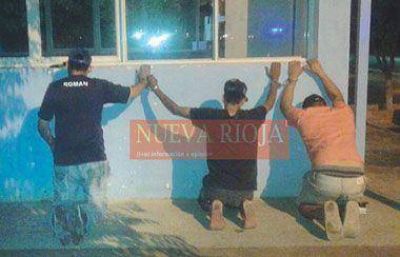 Detienen a tres individuos fuertemente armados en el ingreso Norte de la Capital