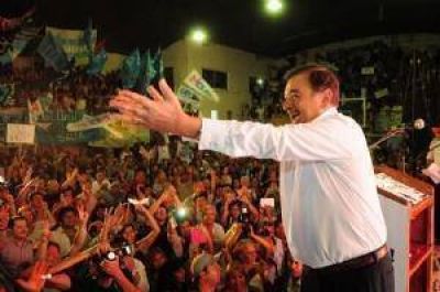 Isa ratifica su candidatura como gobernador