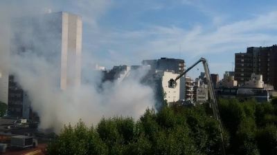 Alarma en Belgrano por un incendio en el dep�sito de un supermercado