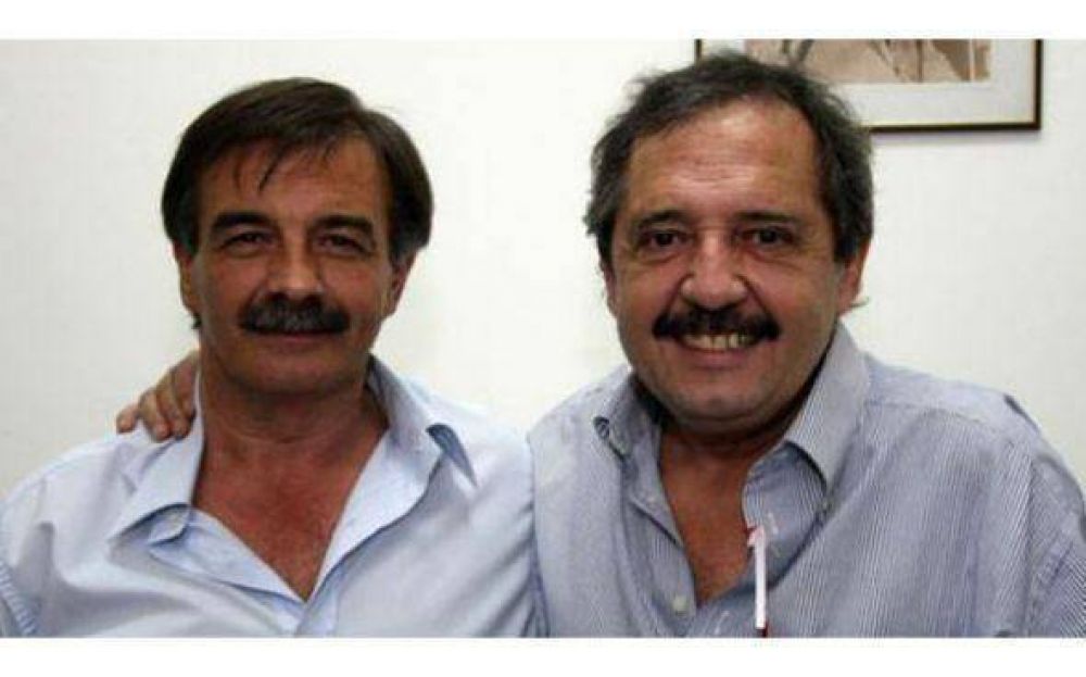 Llegan a Pilar los diputados radicales Ricardo Alfons�n y Miguel Bazze