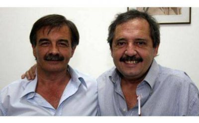 Llegan a Pilar los diputados radicales Ricardo Alfons�n y Miguel Bazze