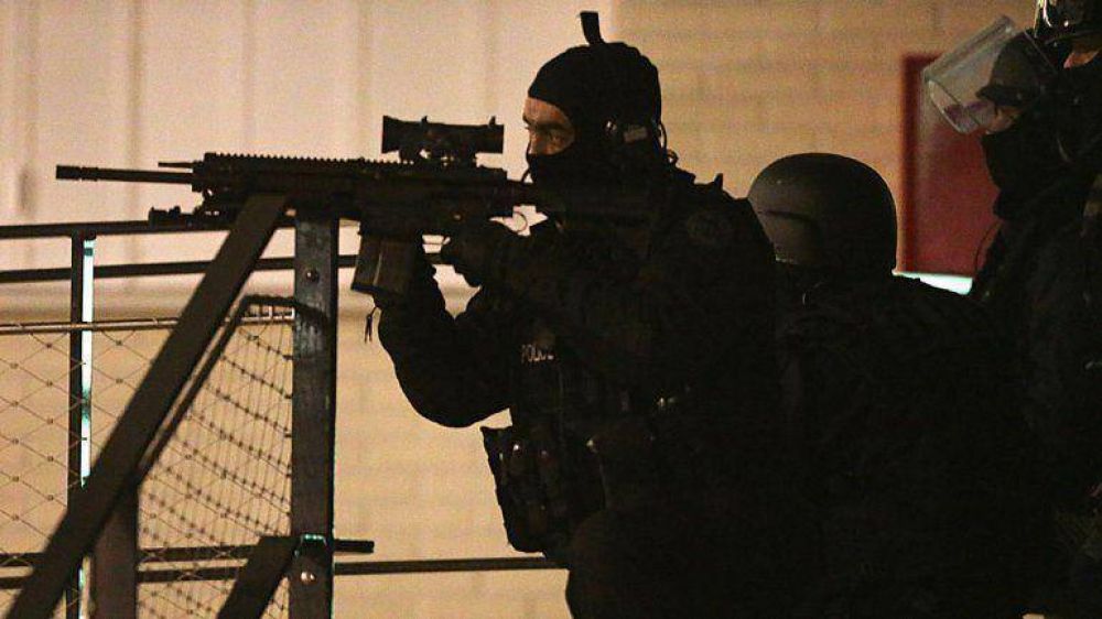 Cacer�a de los terroristas de Par�s: tiroteo y toma de rehenes en el norte de Francia