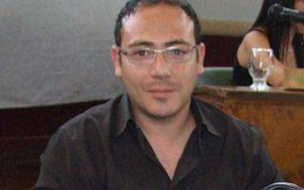 Siguen las expresiones de apoyo a Oyhambur�