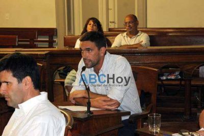 El oficialismo aprob� una pr�rroga de 180 d�as a la concesi�n del Balneario del Sol