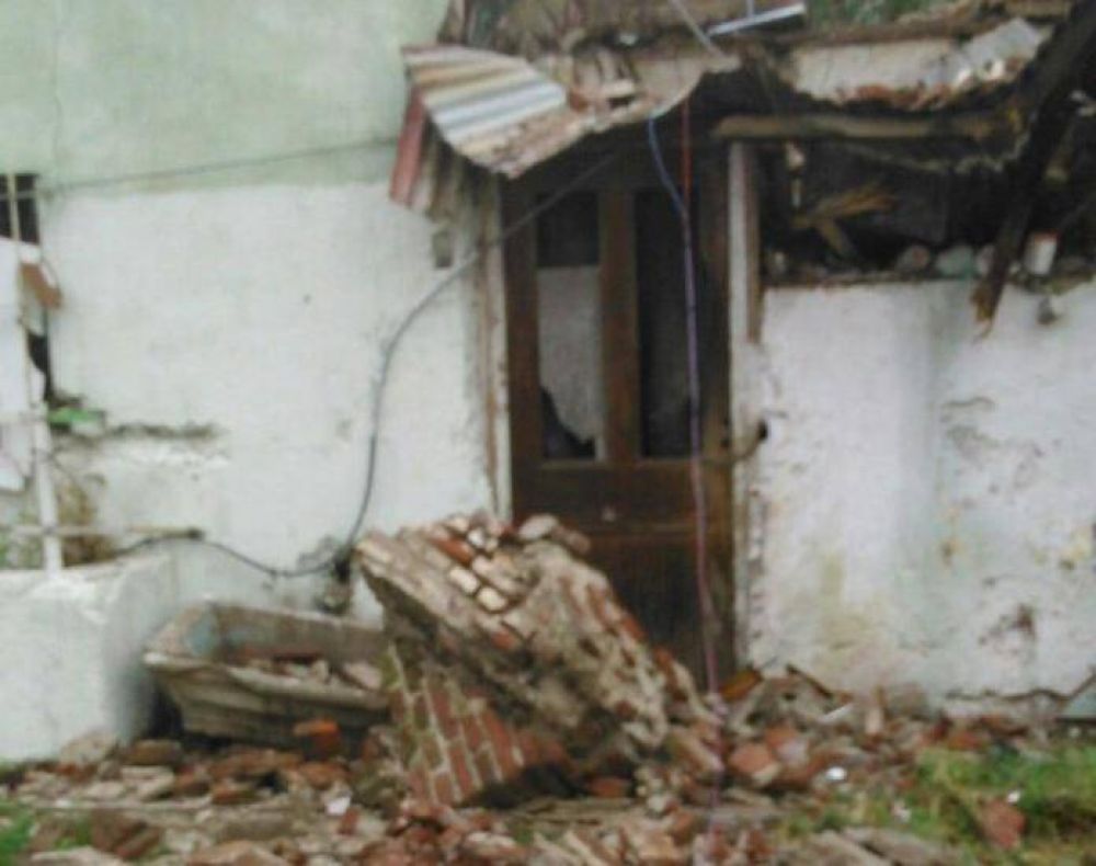 Temporal tr�gico: muri� una ni�a al derrumbarse una construcci�n 
