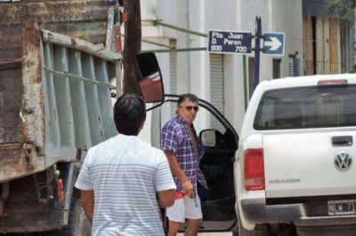 Un funcionario de Rufino amenaz� con un arma de fuego a los empleados de paro
