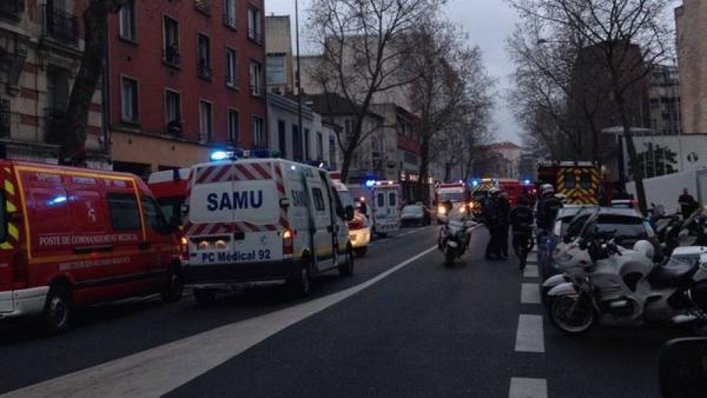 P�nico en Par�s por un nuevo tiroteo: muere una mujer polic�a