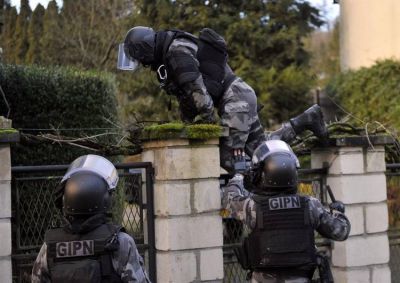 Buscan a los pr�fugos del ataque terrorista casa por casa