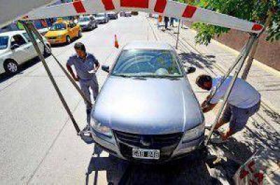 Sigue prohibici�n de estacionar en zona bancaria